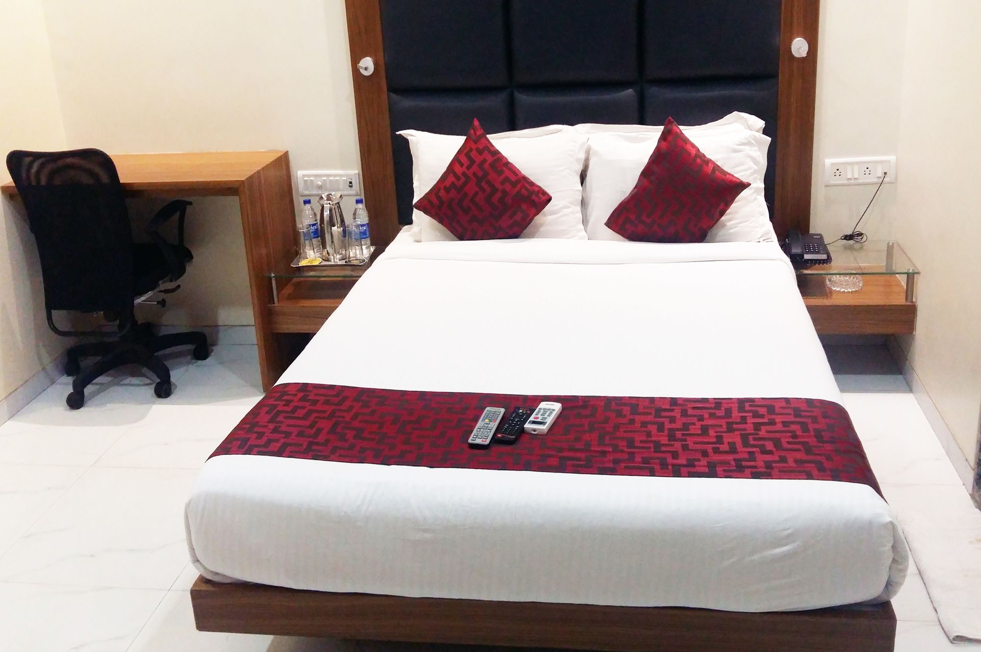 Hotel Address Inn Мумбаи Экстерьер фото