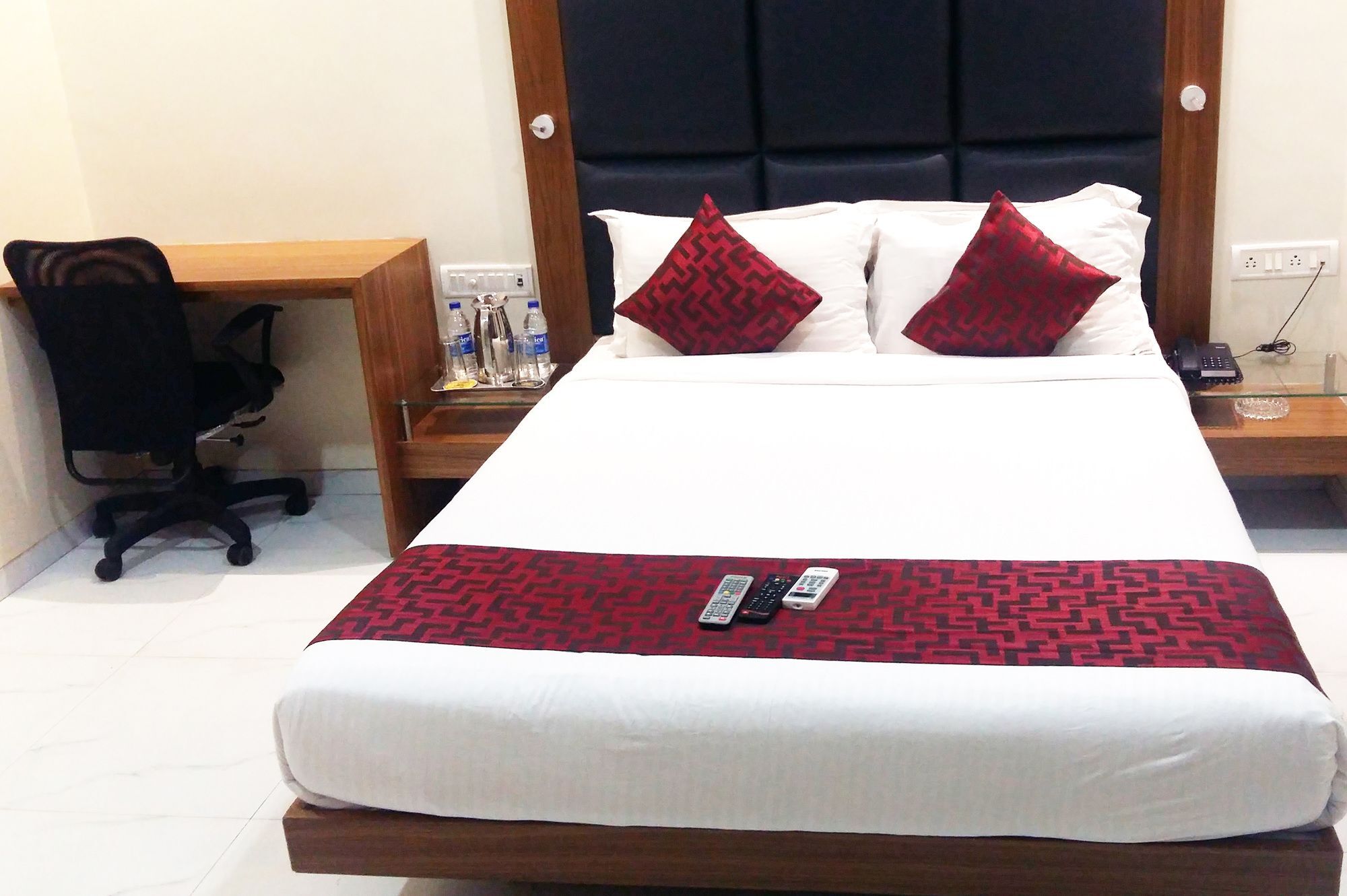 Hotel Address Inn Мумбаи Экстерьер фото